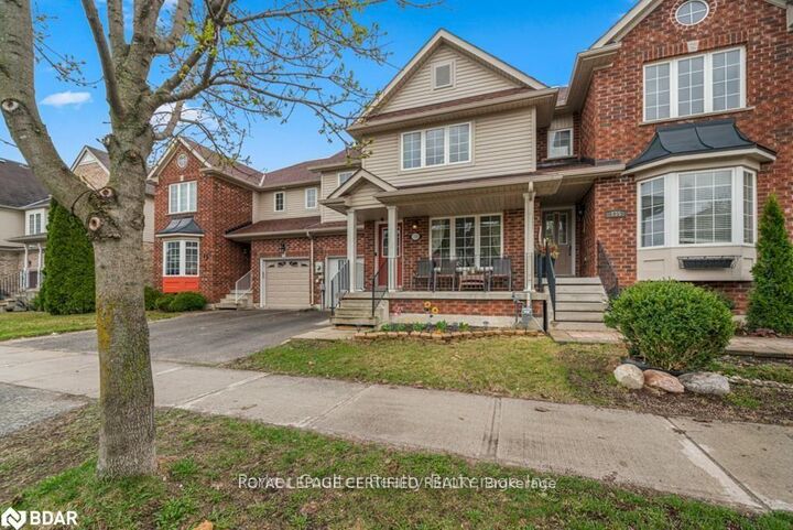 Property Photo:  133 Thrushwood Drive  ON L4N 0Z1 