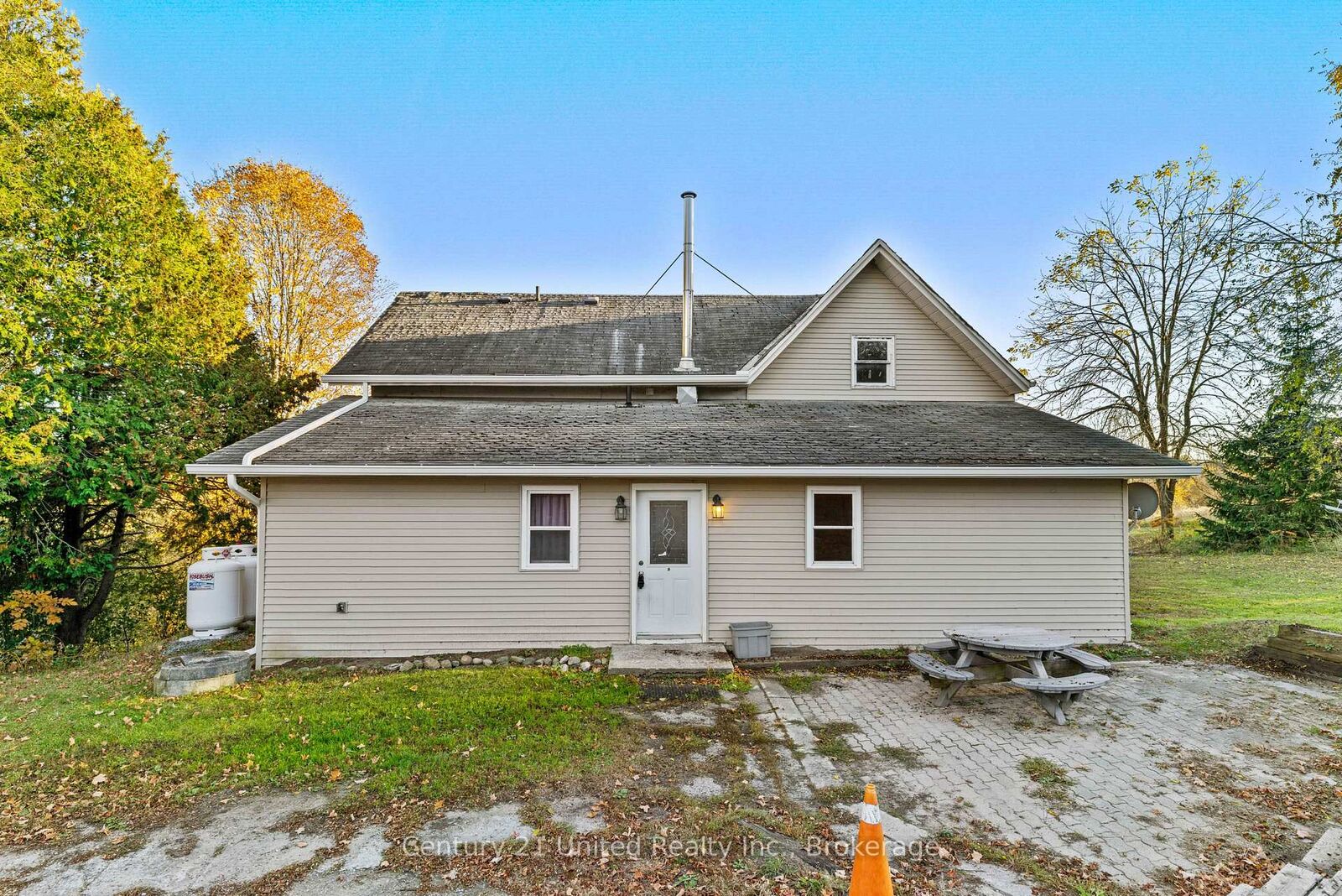 Photo de la propriété:  322 Dingman Road  ON N6N 1N3 