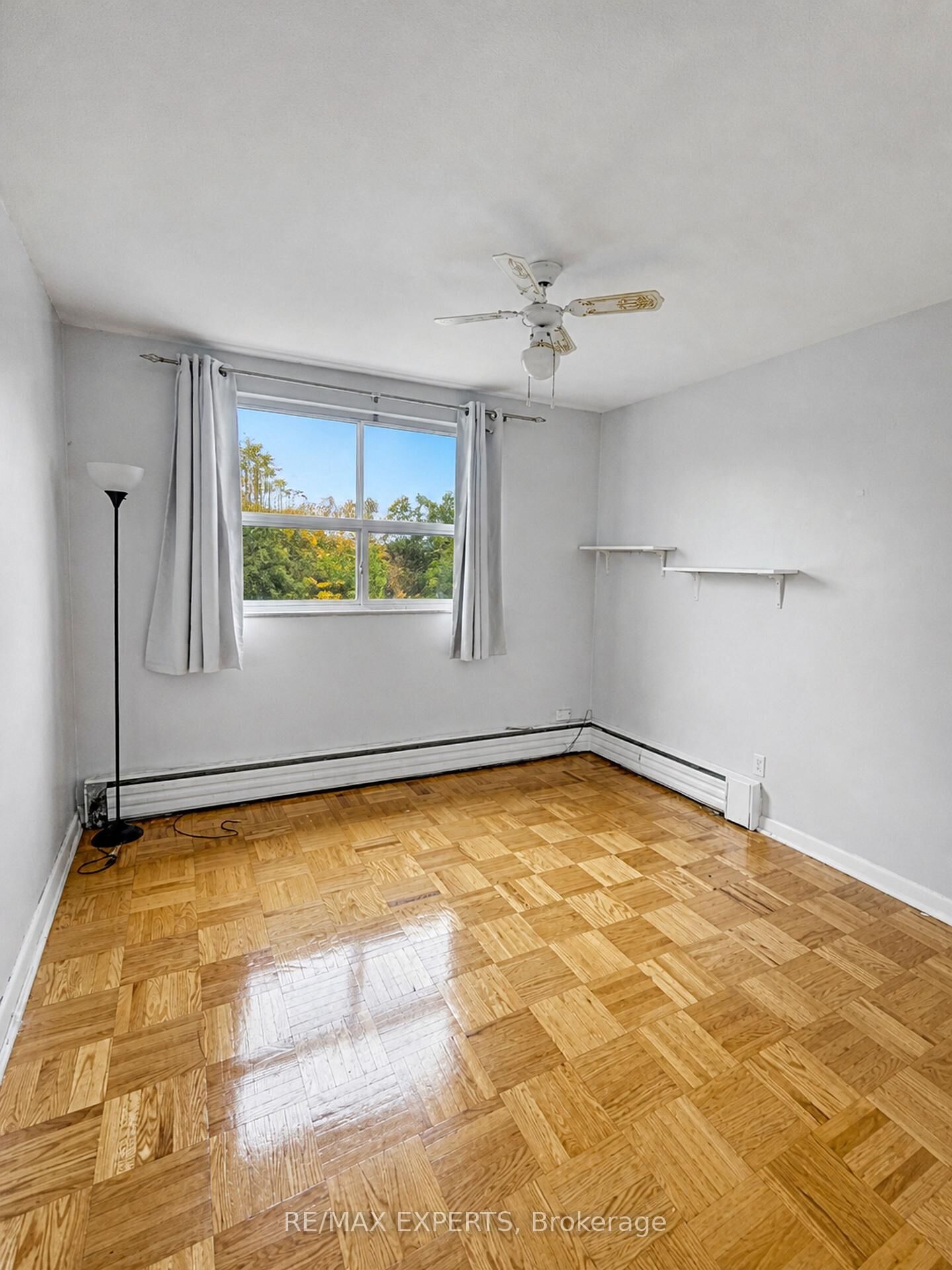 Property Photo:  26 Fraserwood Avenue 6  ON M6B 2N5 