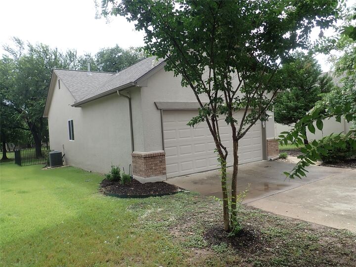 Property Photo: 114 Plover Pass TX 78633