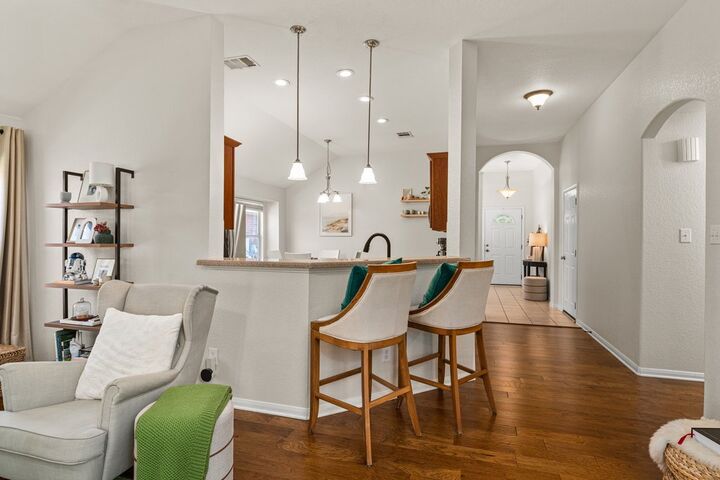 Property Photo: 3804 Hidden Lake Crossing TX 78660