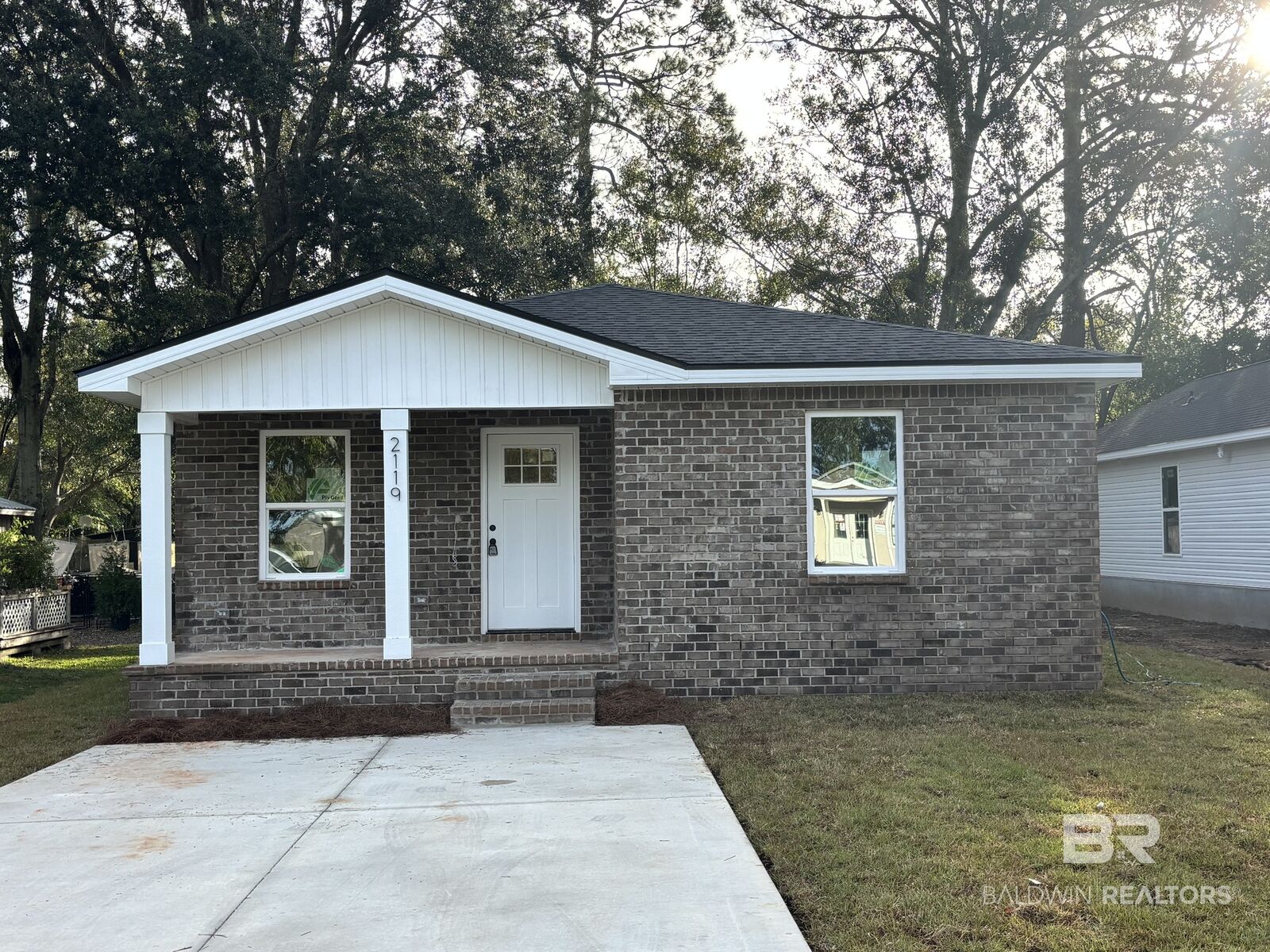 Property Photo:  2119 S Magnolia St  AL 36551 