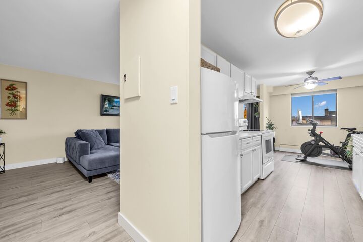 Property Photo: 515 Eleventh Street 203 BC V3M 4G4