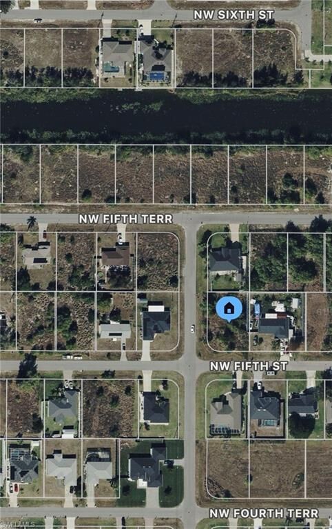 Property Photo:  325 NW 5th St  FL 33993 