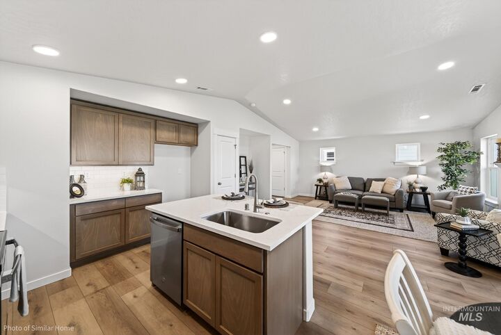 Property Photo: 624 SW Mendenhall St ID 83647