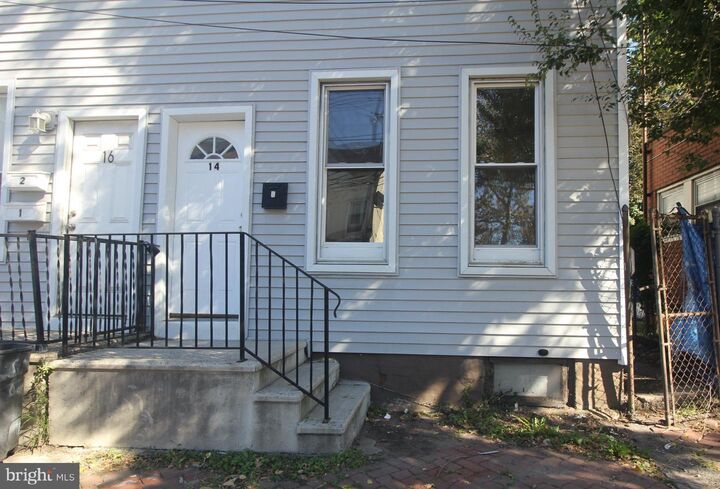 Property Photo:  14 N Olden Avenue N  NJ 08609 