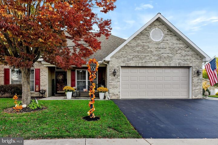 Property Photo:  40 Summerfield Drive  PA 17015 