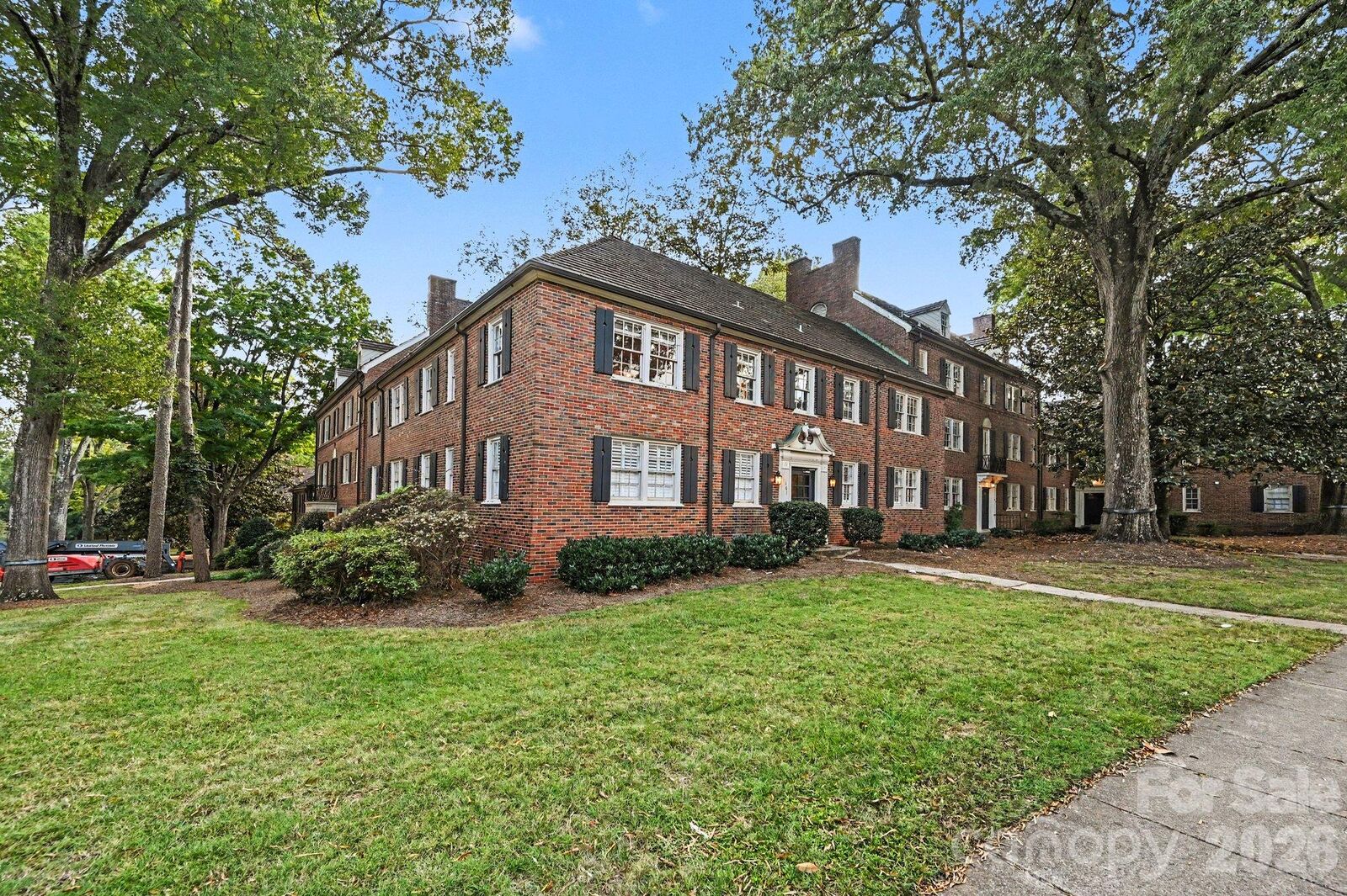 Property Photo: 101 S Laurel Avenue 72B NC 28207