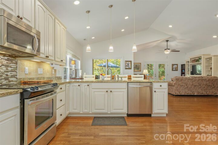 Property Photo:  52 Fox Trot Path  NC 28732 