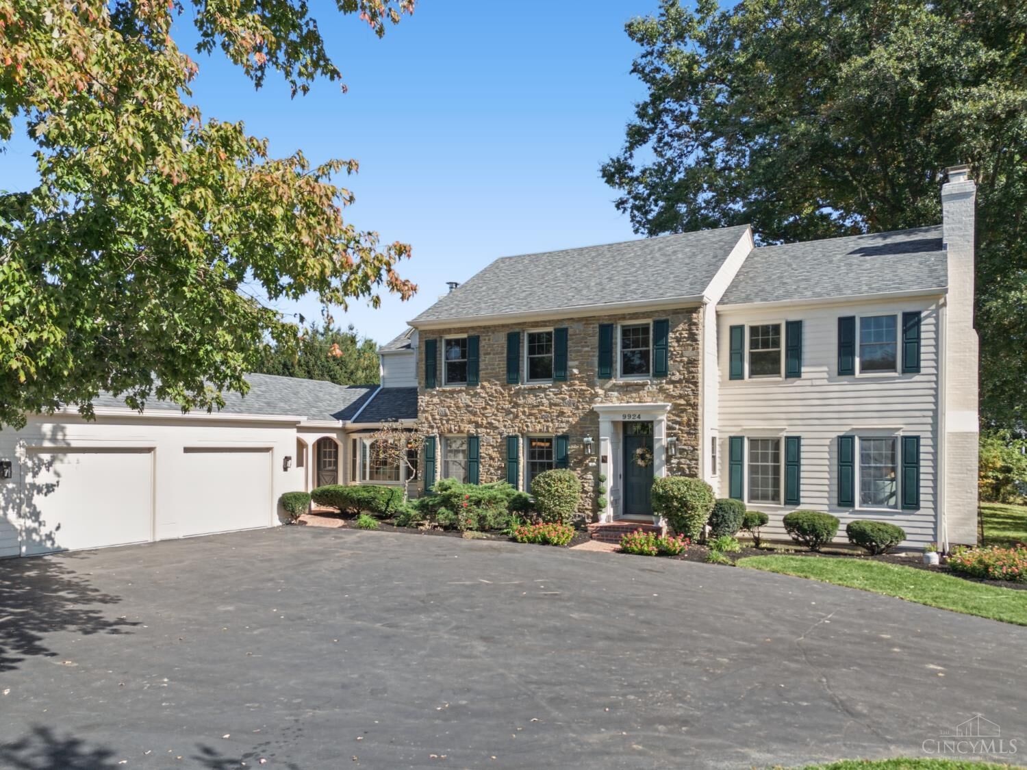 Property Photo: 9924 Huntersrun Lane OH 45242