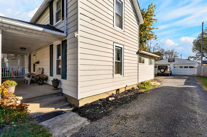 Property Photo:  626 High Street  OH 43160 