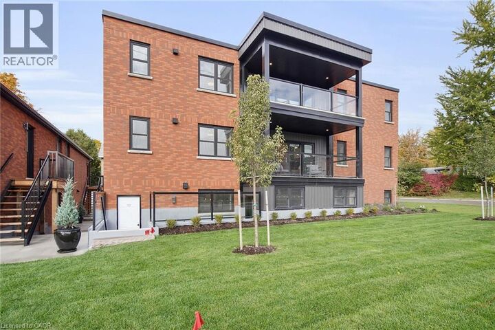 Property Photo:  74 Church Street 2  ON N5A 2R2 