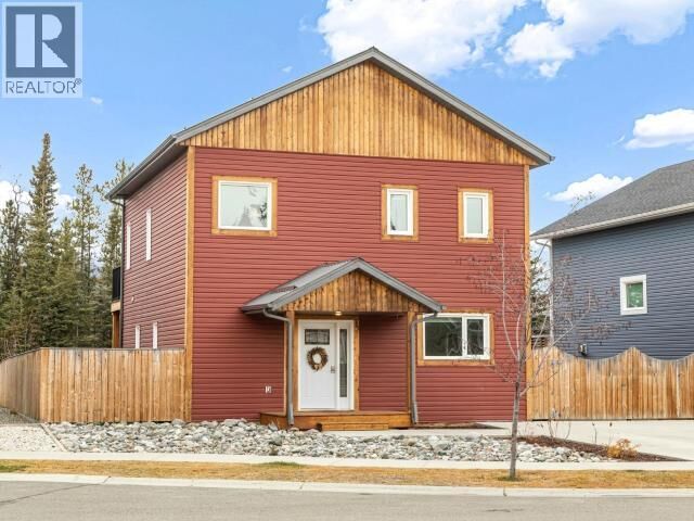 Property Photo:  17 Chakawana Lane  YT Y1A 0N4 