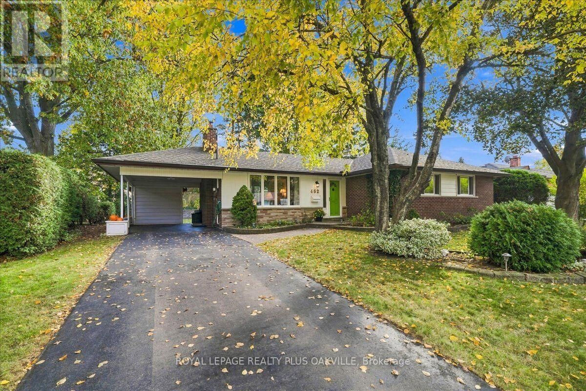 Property Photo:  462 Evergreen Avenue  ON L9G 2P8 