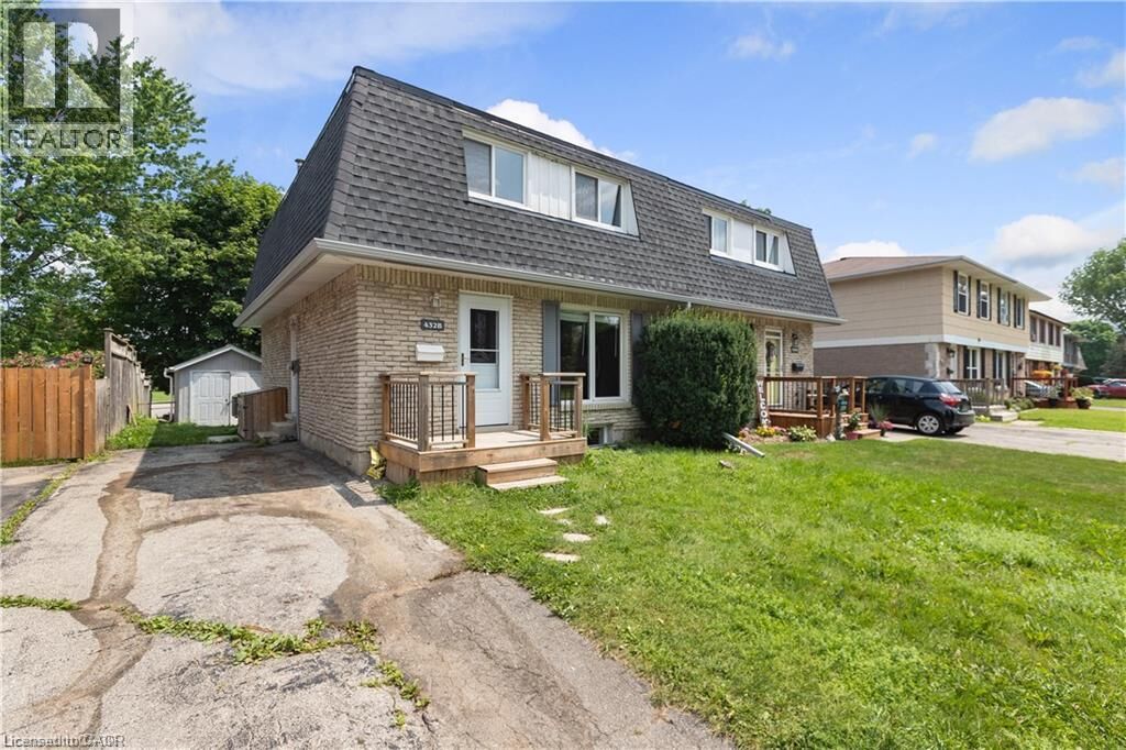 Property Photo: 432 Dunvegan Drive ON N2K 2C7