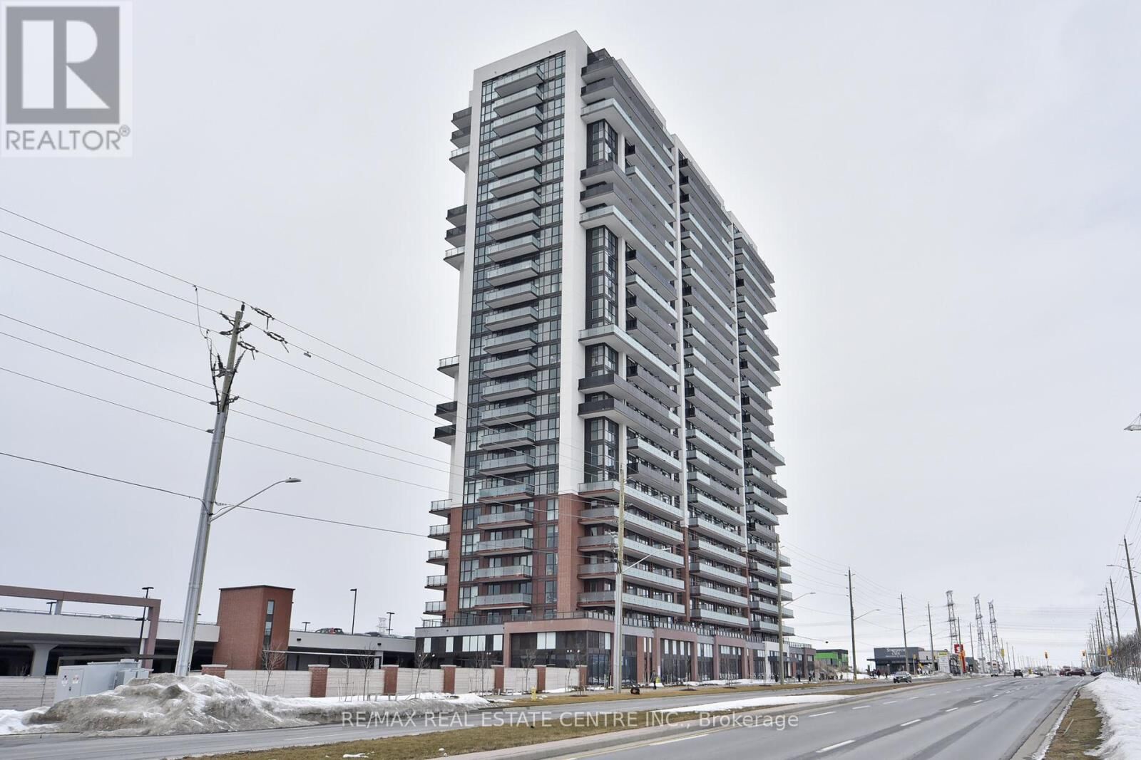 Property Photo:  2550 Simcoe Street 1216  ON L1L 0R5 