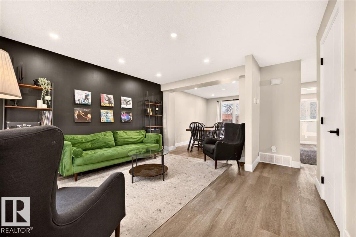 Property Photo:  12069 162 Av NW  AB T5X 3R1 