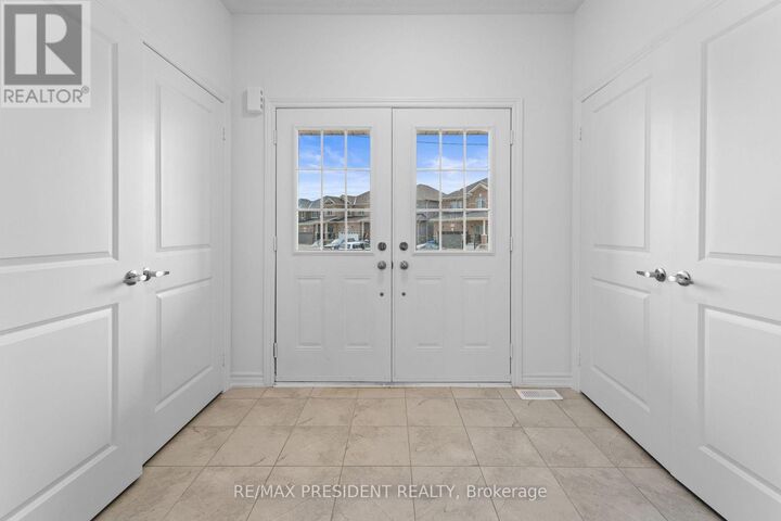 Property Photo:  335 Russell Street  ON N0C 1B0 