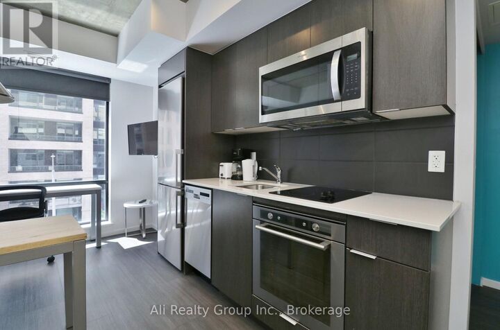 Property Photo: 105 Champagne Avenue South 1601 ON K1S 5E5