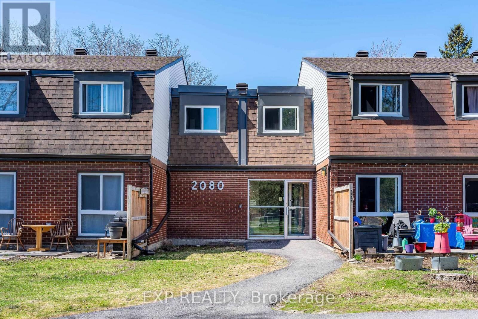 Property Photo:  2080 Ogilvie Road 11K  ON K1J 7N8 