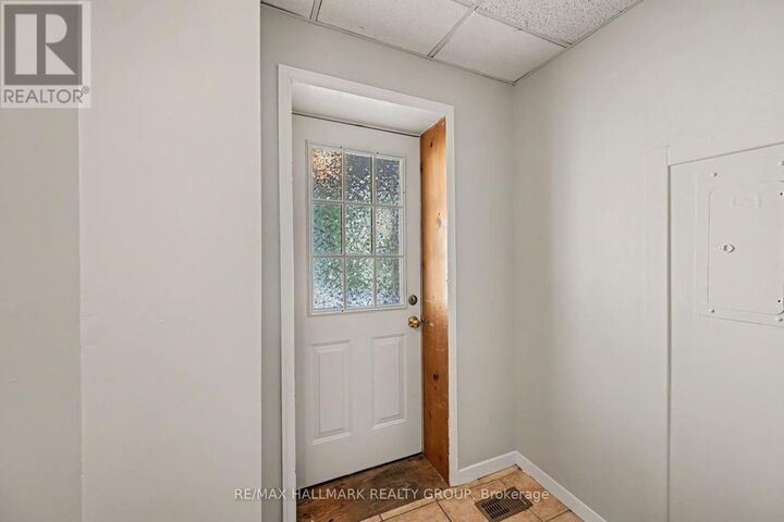 Property Photo: 216 Bell Street 1 ON K7S 1T3