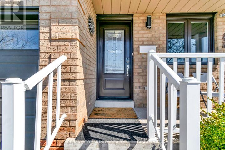 Property Photo:  1376 Trowbridge Drive  ON L1G 7R7 