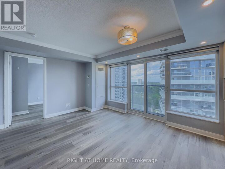 Property Photo: 181 Village Green Square 1419 ON M1S 0K6