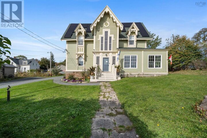 Property Photo:  68 Front Street  NS B0K 1H0 
