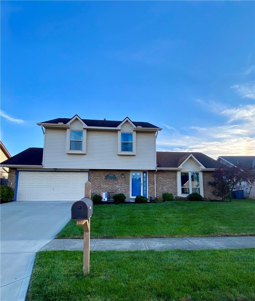 Property Photo:  8747 Deer Hollow Drive  OH 45424 