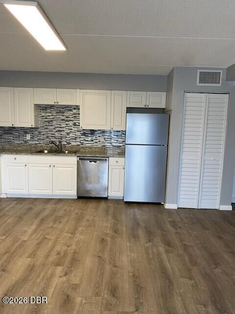 Property Photo:  1620 S Palmetto Avenue 105  FL 32119 