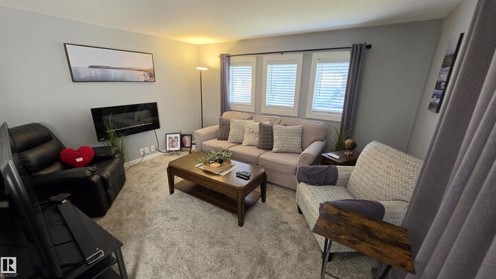 Property Photo:  461 Westview Close NW  AB T5S 1T5 