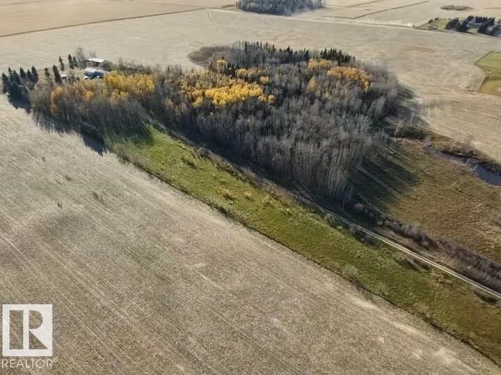 Property Photo:  22051 Twp Road 472  AB T0C 2V0 