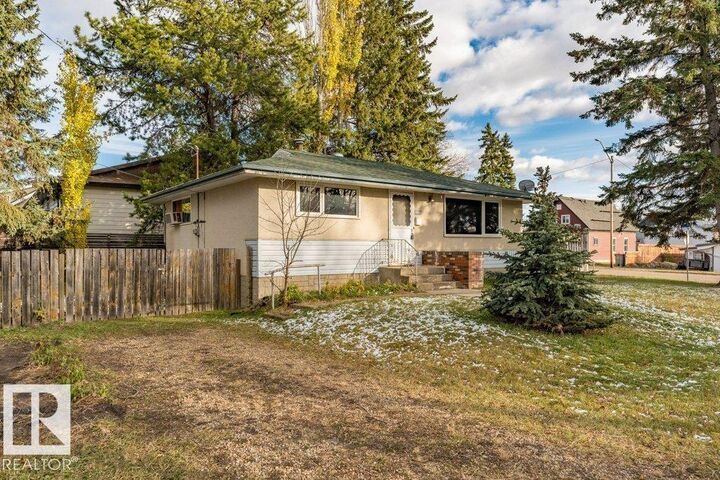 Property Photo:  5103 51 Street  AB T0C 1Z0 