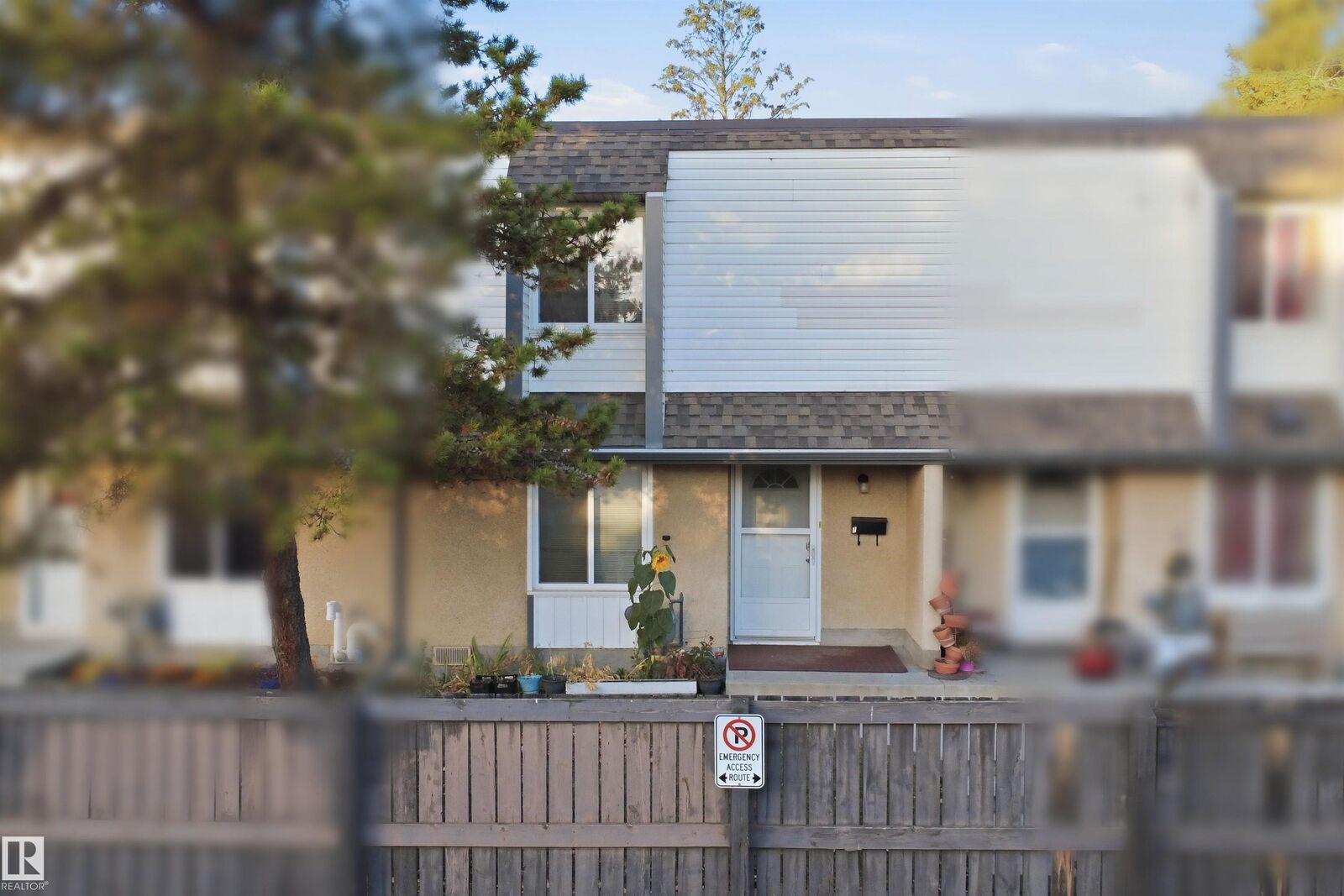 Property Photo:  7J Garden Grove NW  AB T6J 2L3 