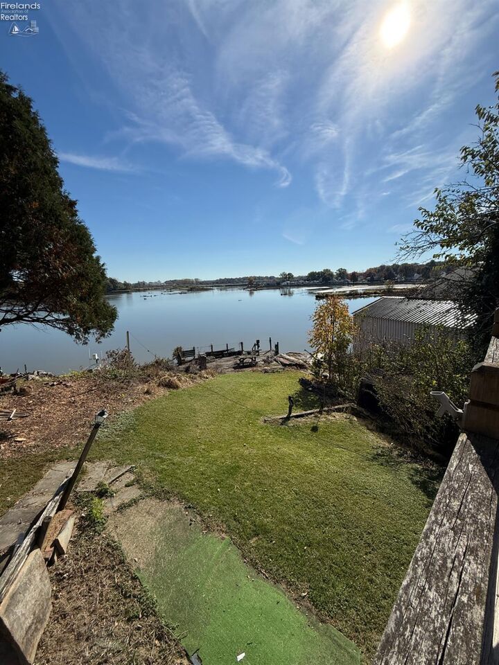 Property Photo: 1228 Riverside Drive OH 44839