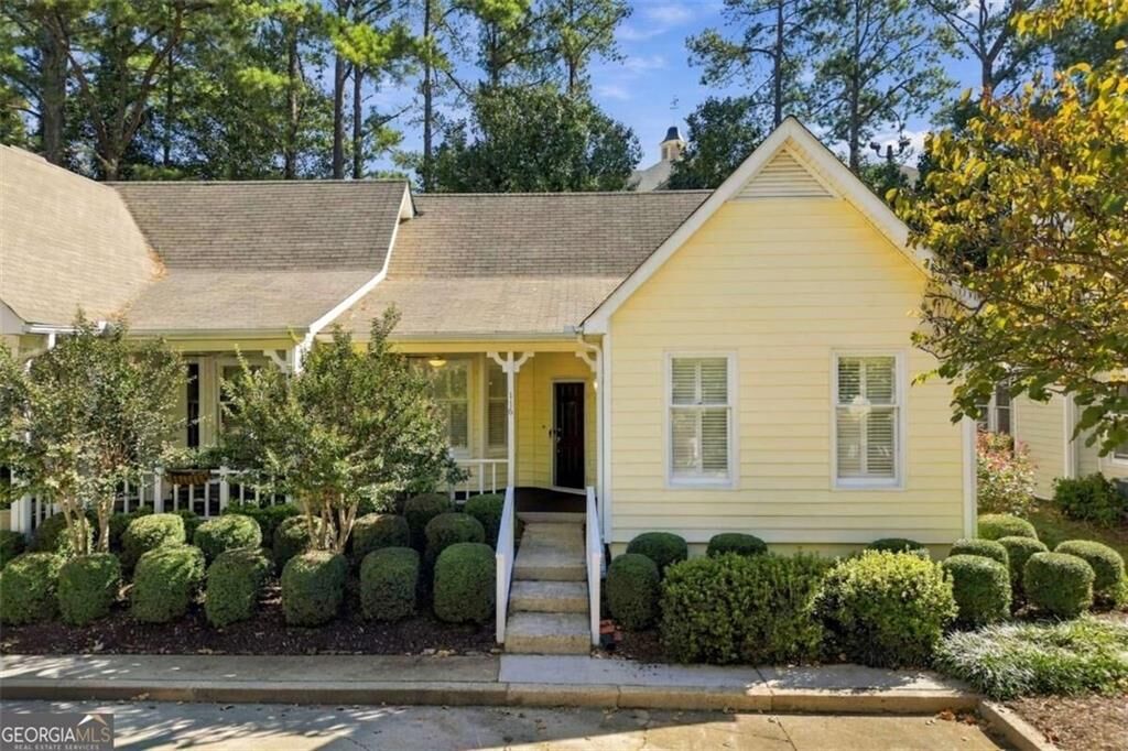 Property Photo: 116 Victoria Way GA 30075