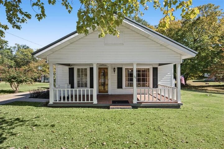 Property Photo:  710 Jones Avenue  GA 30153 