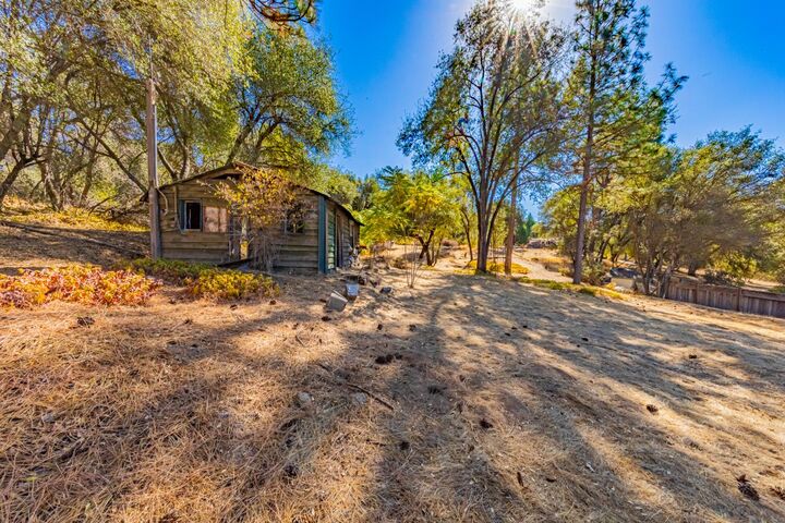 Property Photo: 1 Daisy Lane CA 93644
