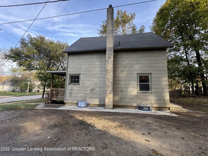 Property Photo:  409 S Francis Avenue  MI 48912 