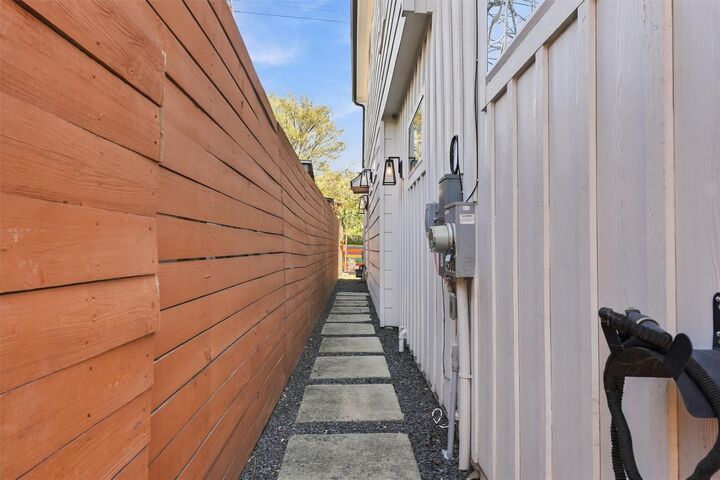 Property Photo:  4508 Hardy Street B  TX 77009 