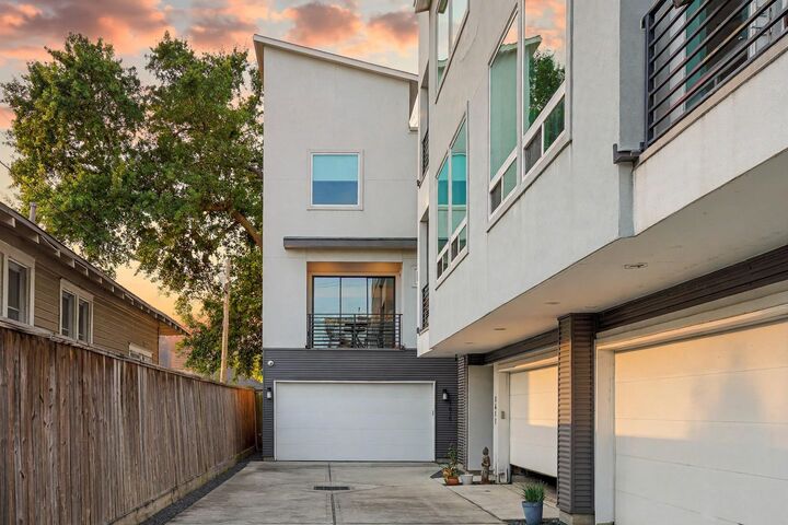 Property Photo:  1615 Bingham Street  TX 77007 
