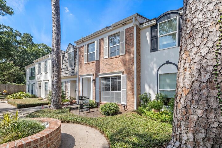 Property Photo: 1425 Springrock Lane 4 TX 77055
