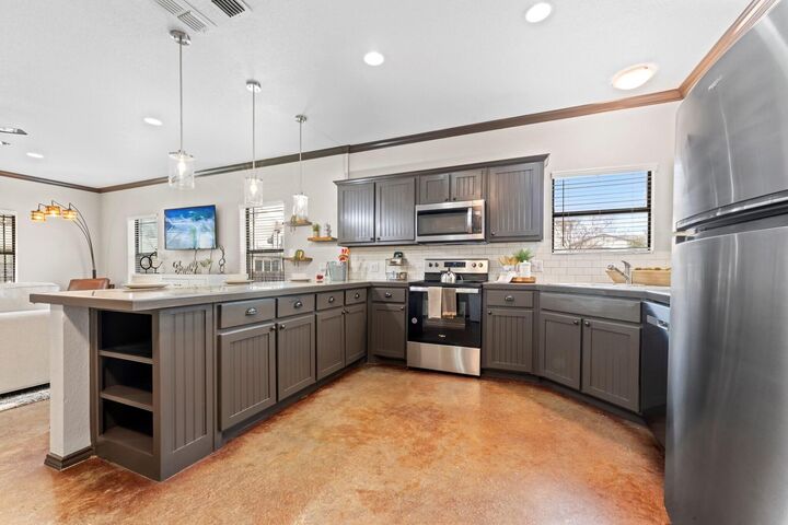 Property Photo:  602 West Hausman Road  TX 78249 