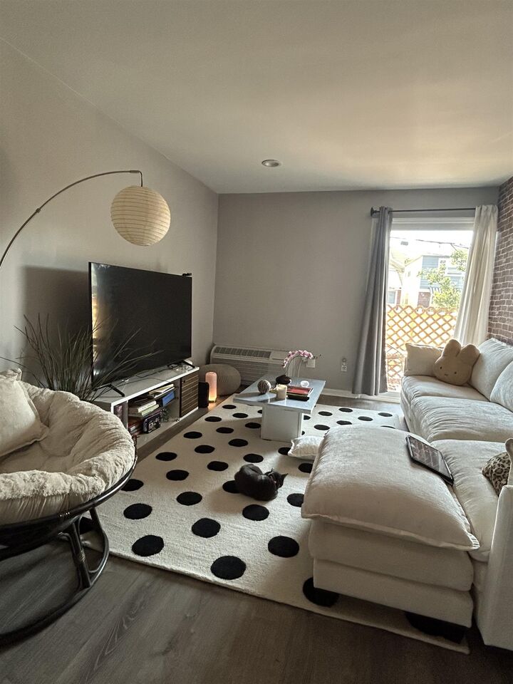 Property Photo:  17 Zabriskie Ave 3B  NJ 07002 