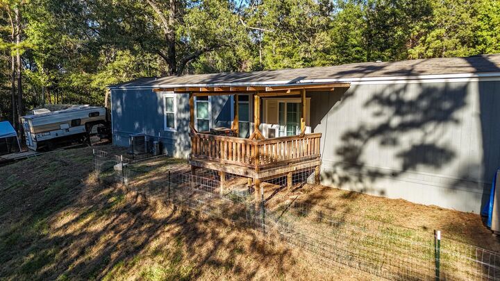 Property Photo: 215 Pine Tree TX 75651
