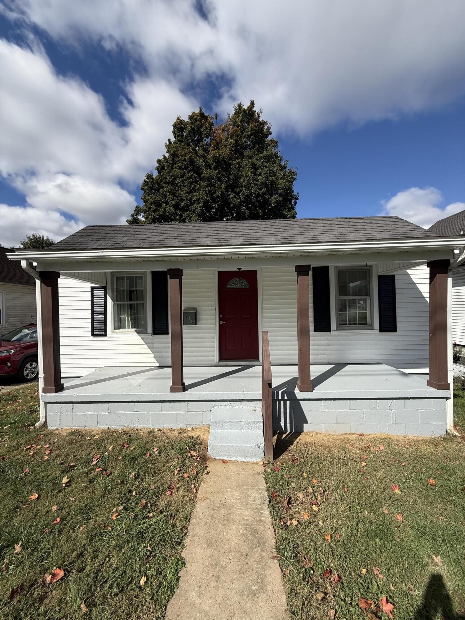 Property Photo:  216 Cathedral  KY 40004 