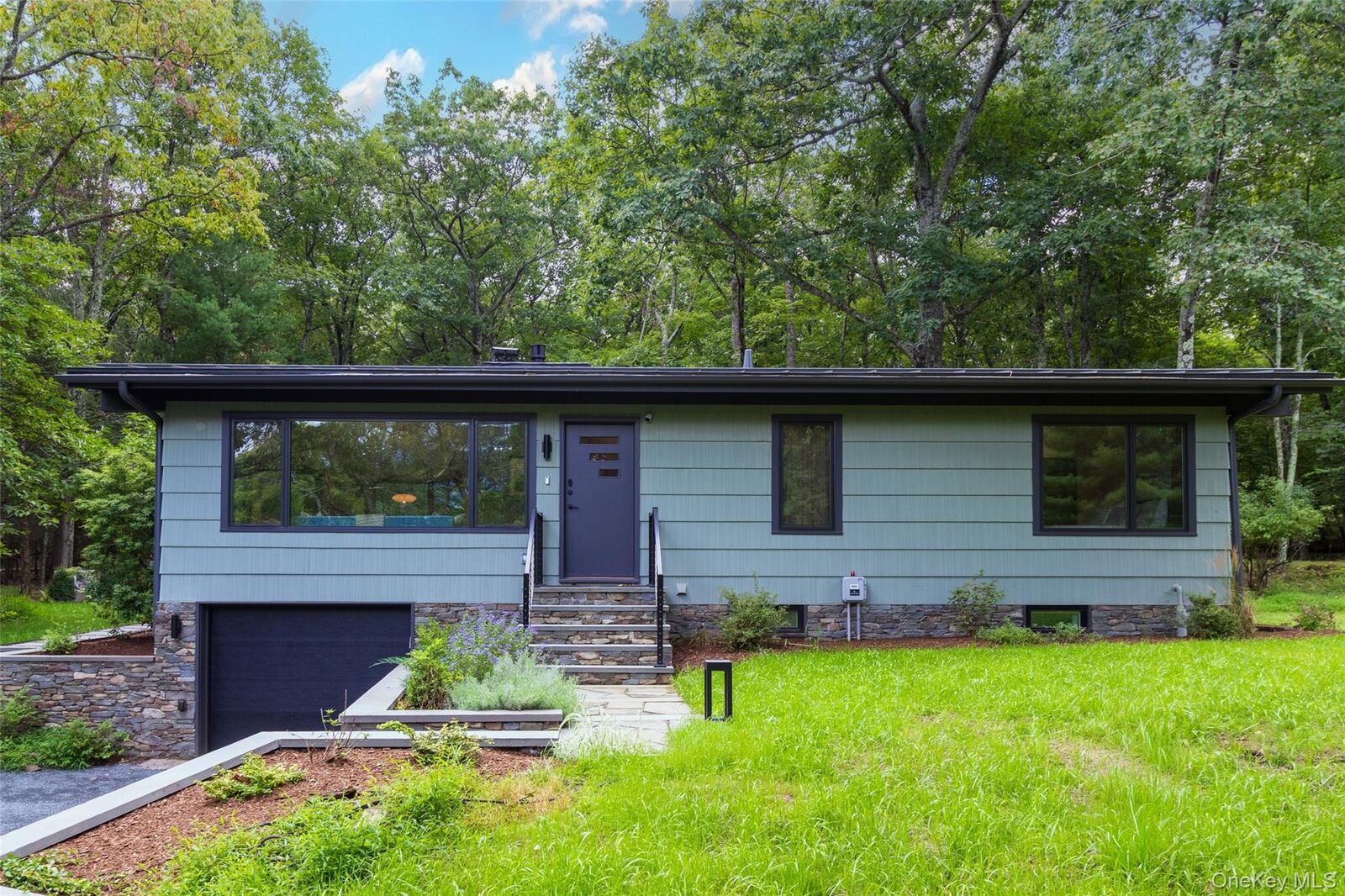 Property Photo:  12 Hemlock Lane  NY 12498 