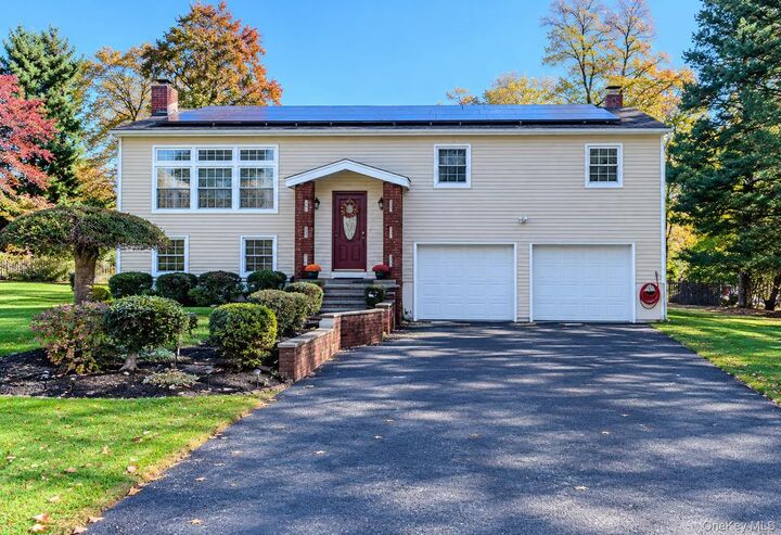 Property Photo:  41 Ona Lane  NY 12553 