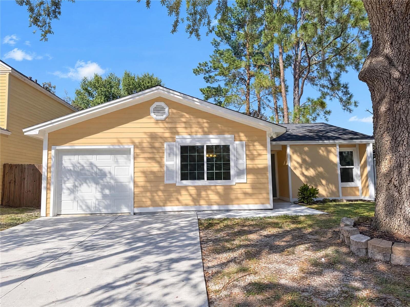Property Photo:  7606 Leon Avenue  FL 33637 