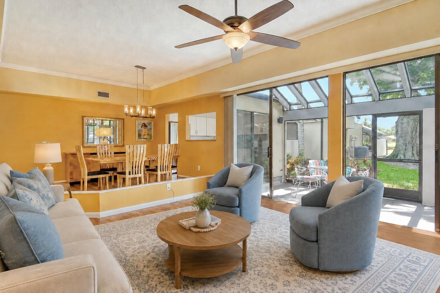 Property Photo:  2517 Glebe Farm Close H-2  FL 34235 